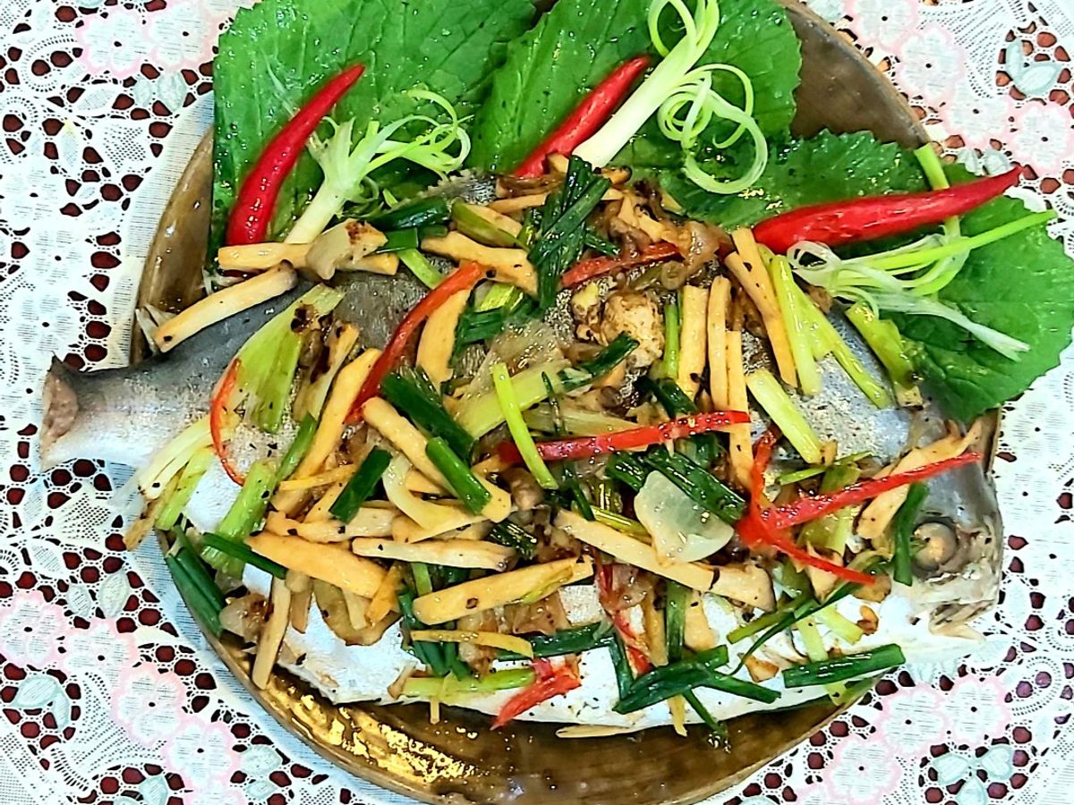Cá chim hấp nấm đùi gà