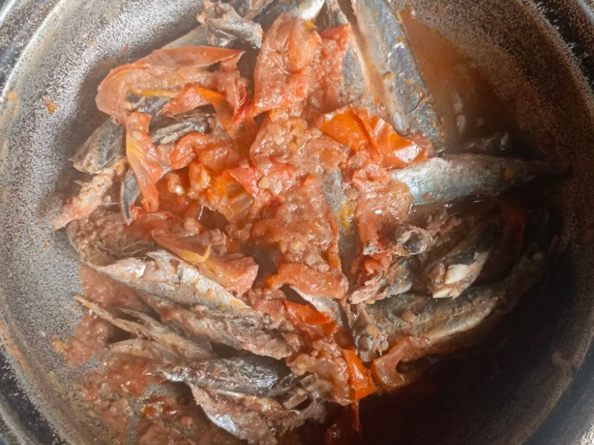 Cá Nục Kho Cà Chua
