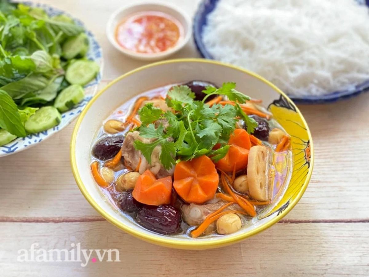 Sườn Non Tiềm Nấm Đông Trùng Hạ Thảo