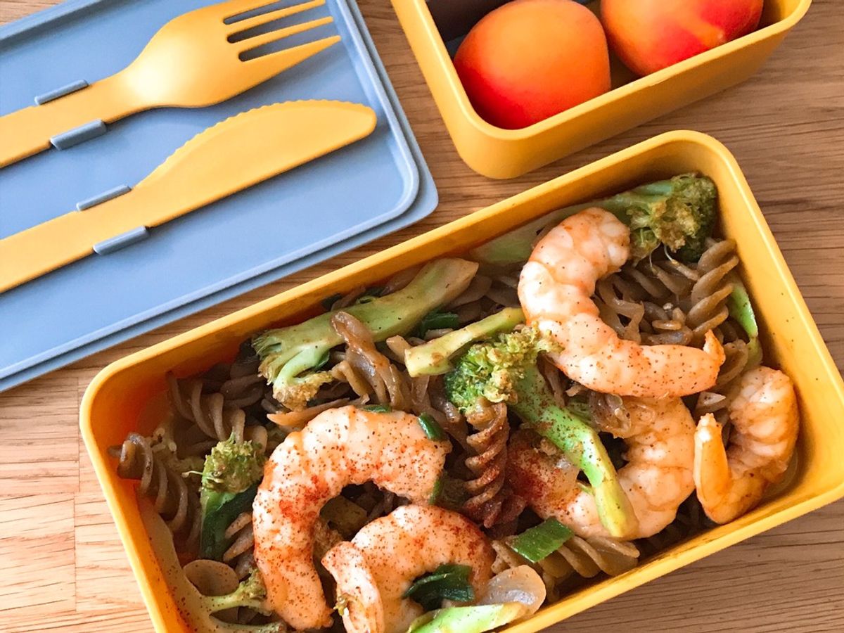 Nui Xào Tôm & Bông Cải Xanh