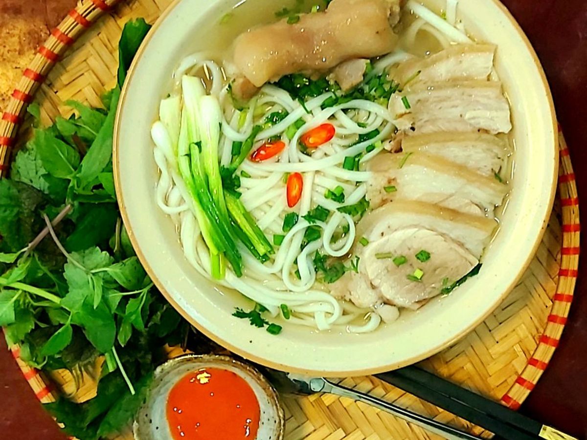 Bánh canh giò heo