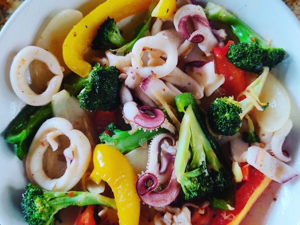 Mực xào ớt chuông, bông cải 🥦
