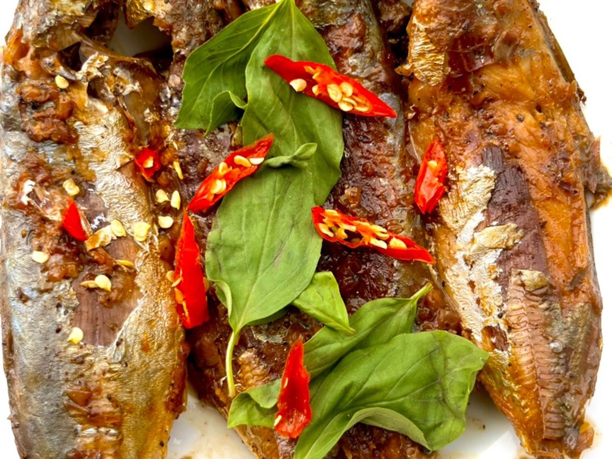 Cá kho rau răm (vị hơi nhạt)