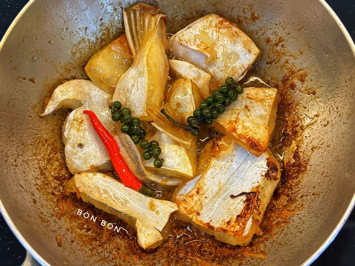 Ức Cá Dứa Kho Tiêu