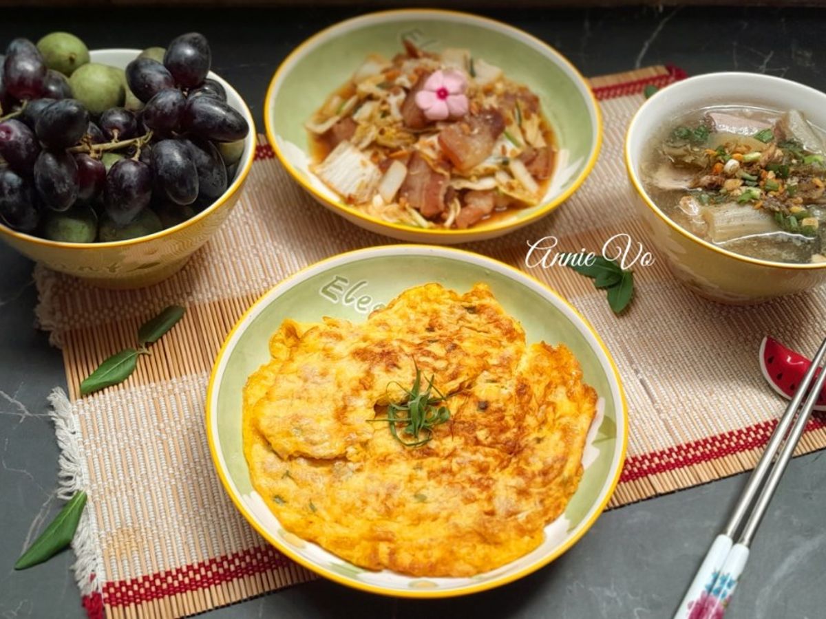 Cơm nhà với các món ngon từ các loại rau cải