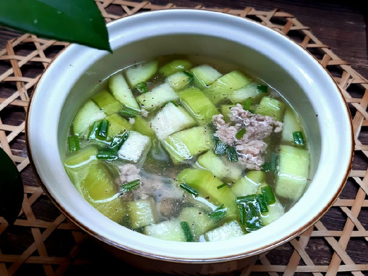 Canh bí xanh nấu thịt xay