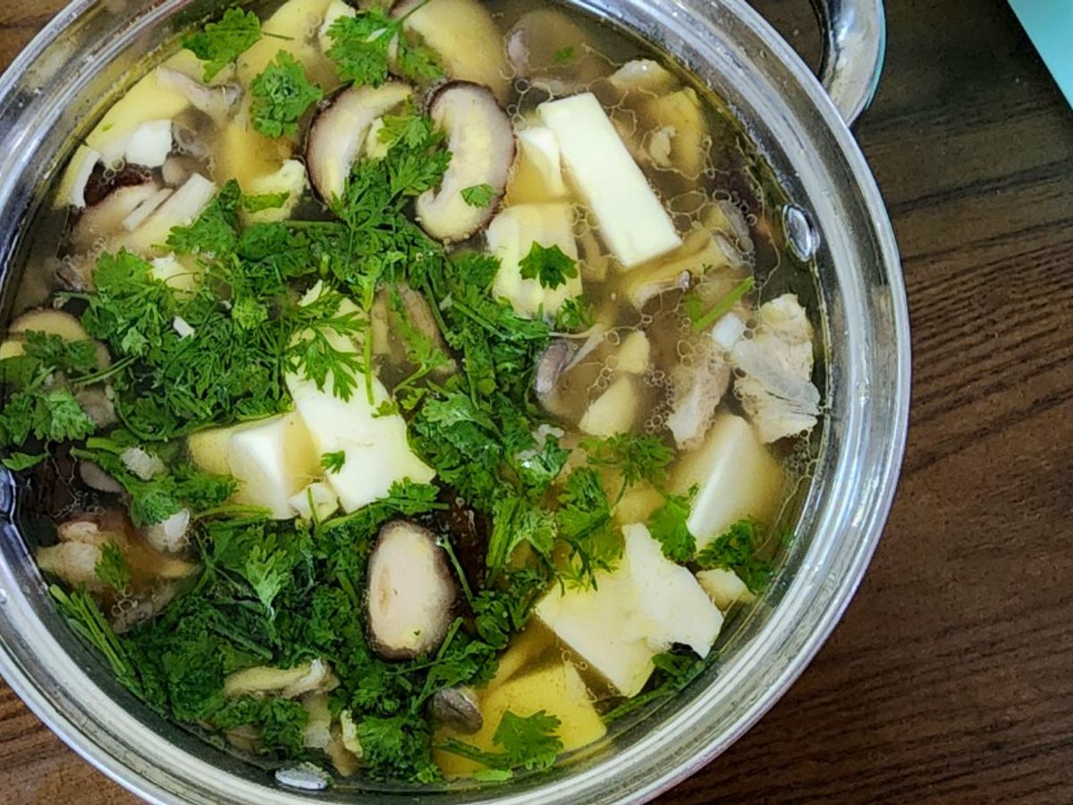 Canh nấm đậu hũ non