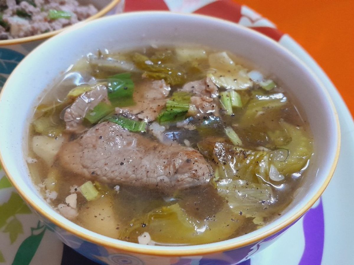 Canh dưa chua nấu bò