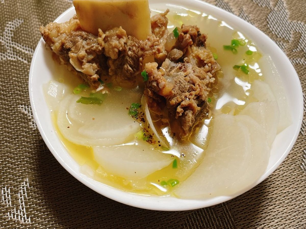 Canh sườn bò củ cải