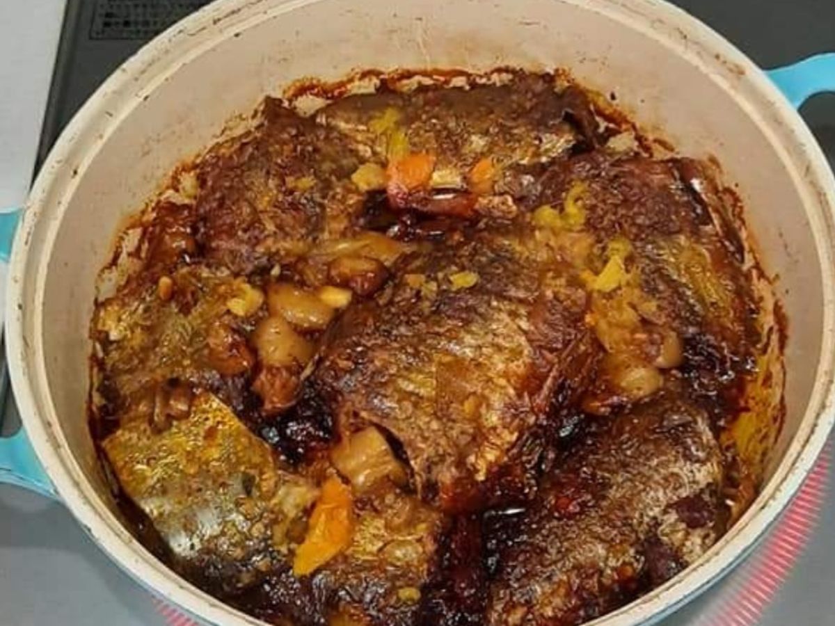 Cá diếc kho tương