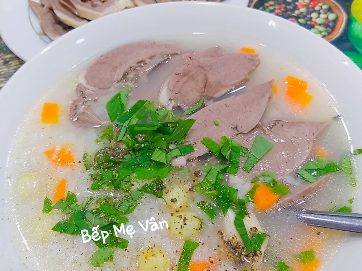 Cháo tim heo hạt sen