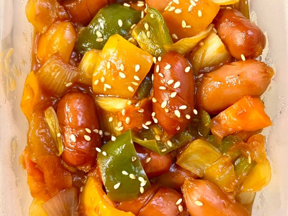 Xúc xích xào rau củ quả cay Hàn Quốc (소시지 야채 볶음)