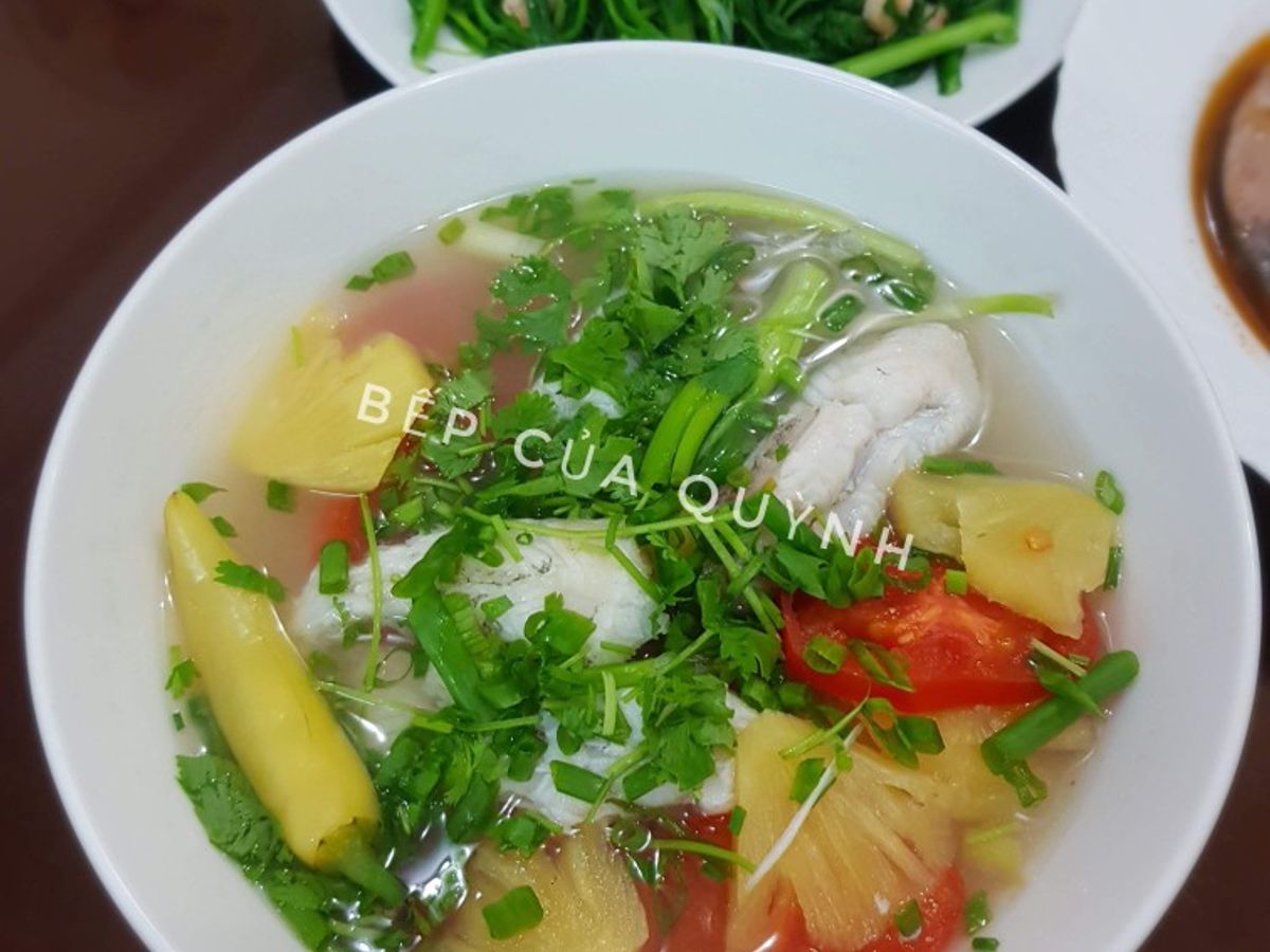 Canh cá khoai nấu thơm cà