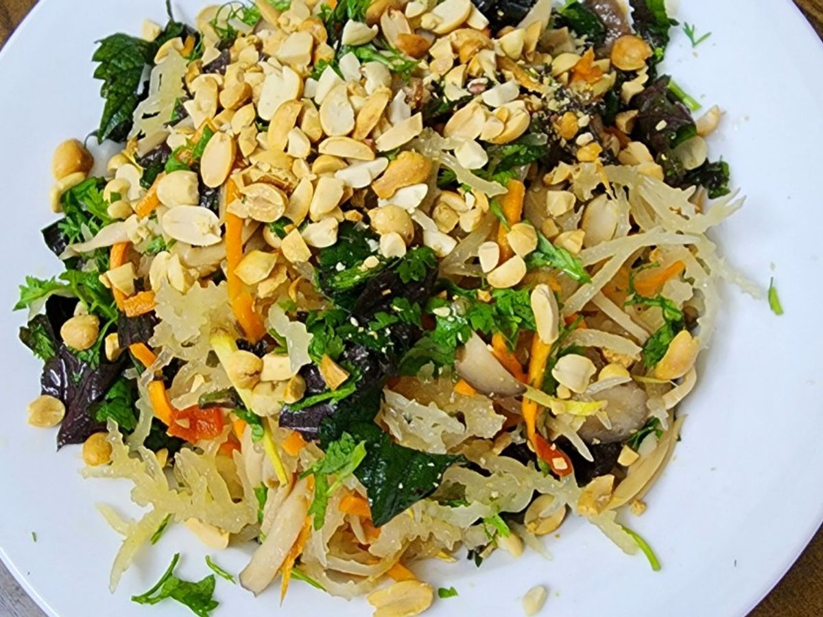 Nộm rong sụn nấm đùi gà (món chay)