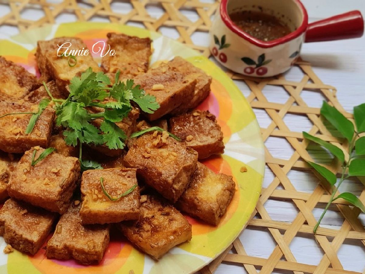 Đậu hũ chiên mắm ruốc