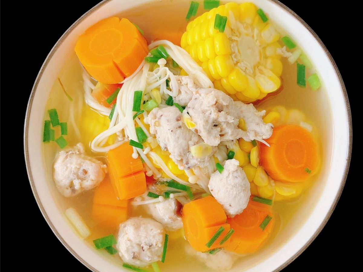 Canh nấm kim châm nấu mọc