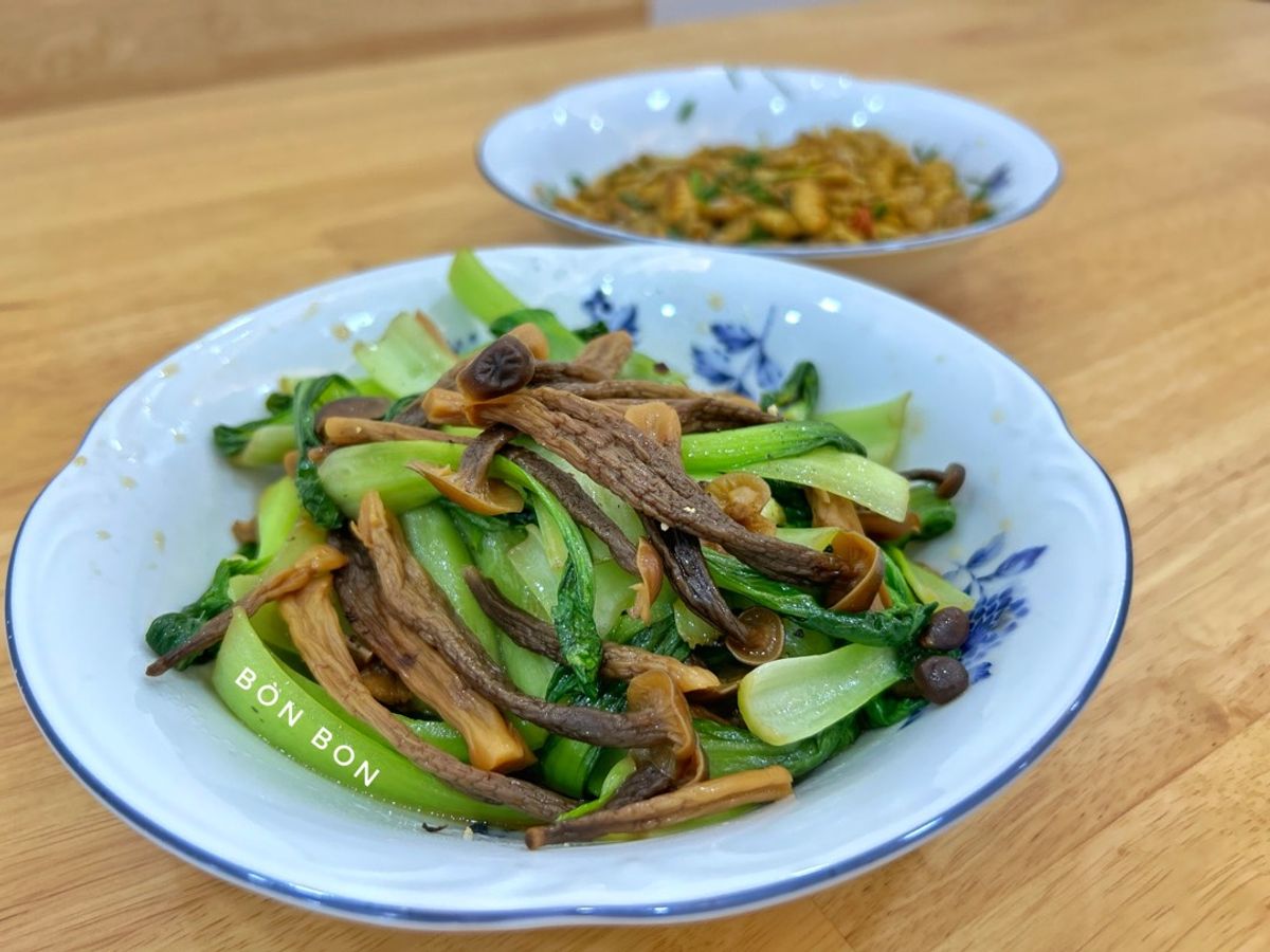 Nấm Lộc Nhung Xào Cải Thìa