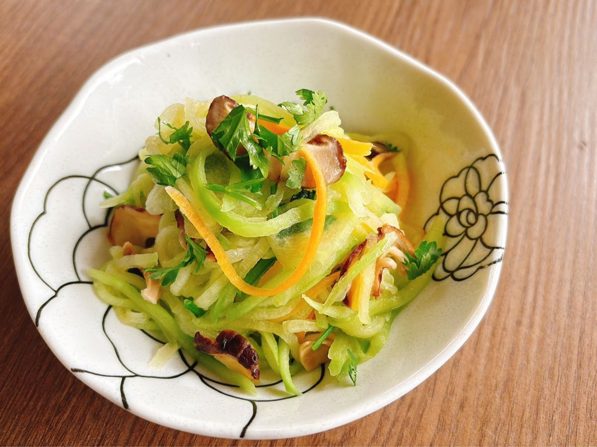 Bí xanh, cà rốt xào nấm