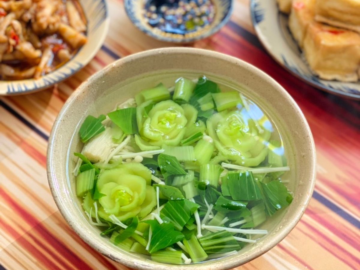 Canh Cải Thìa Nấm Kim Châm