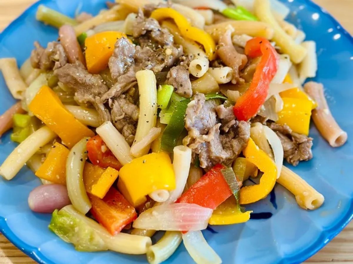 Nui xào bò