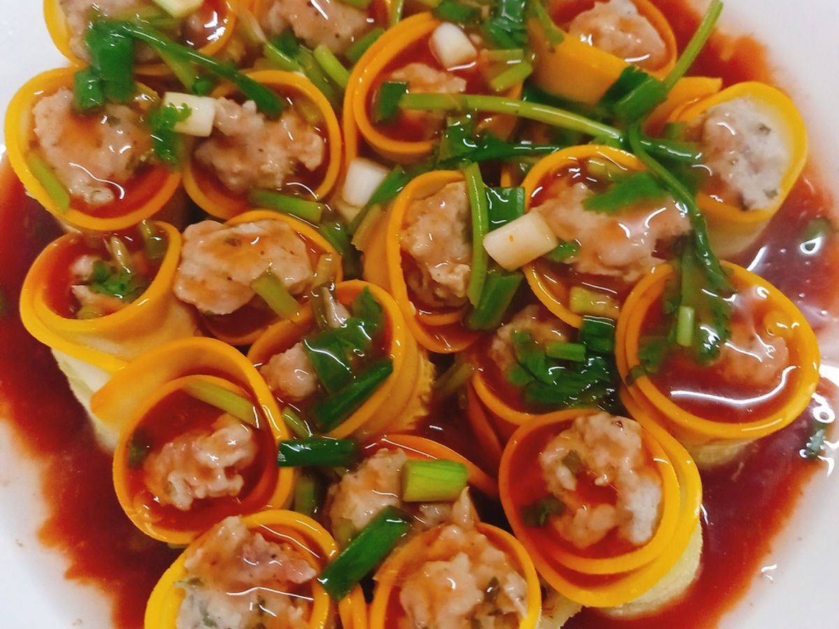 Bí ngòi cuộn thịt sauce nước tương
