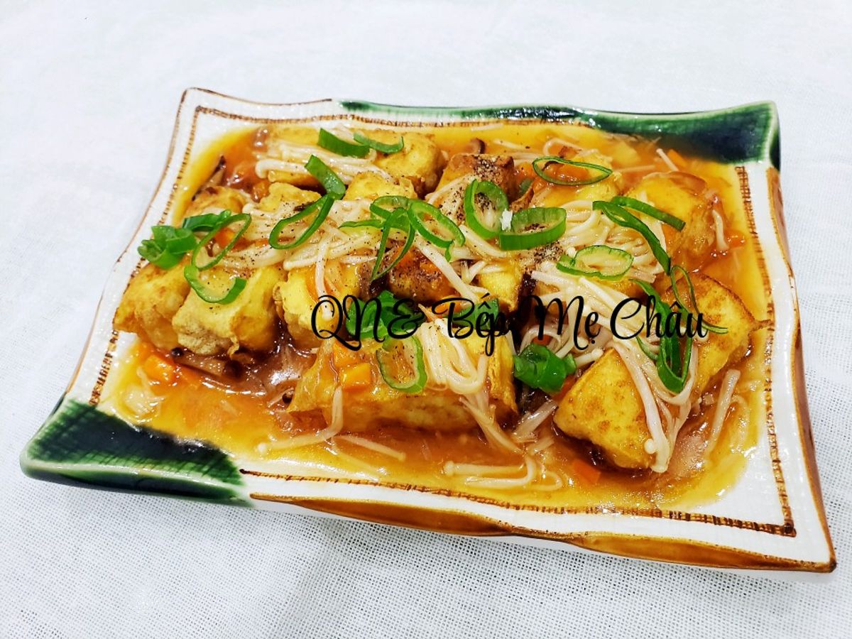 Đậu hũ sốt nấm kim châm