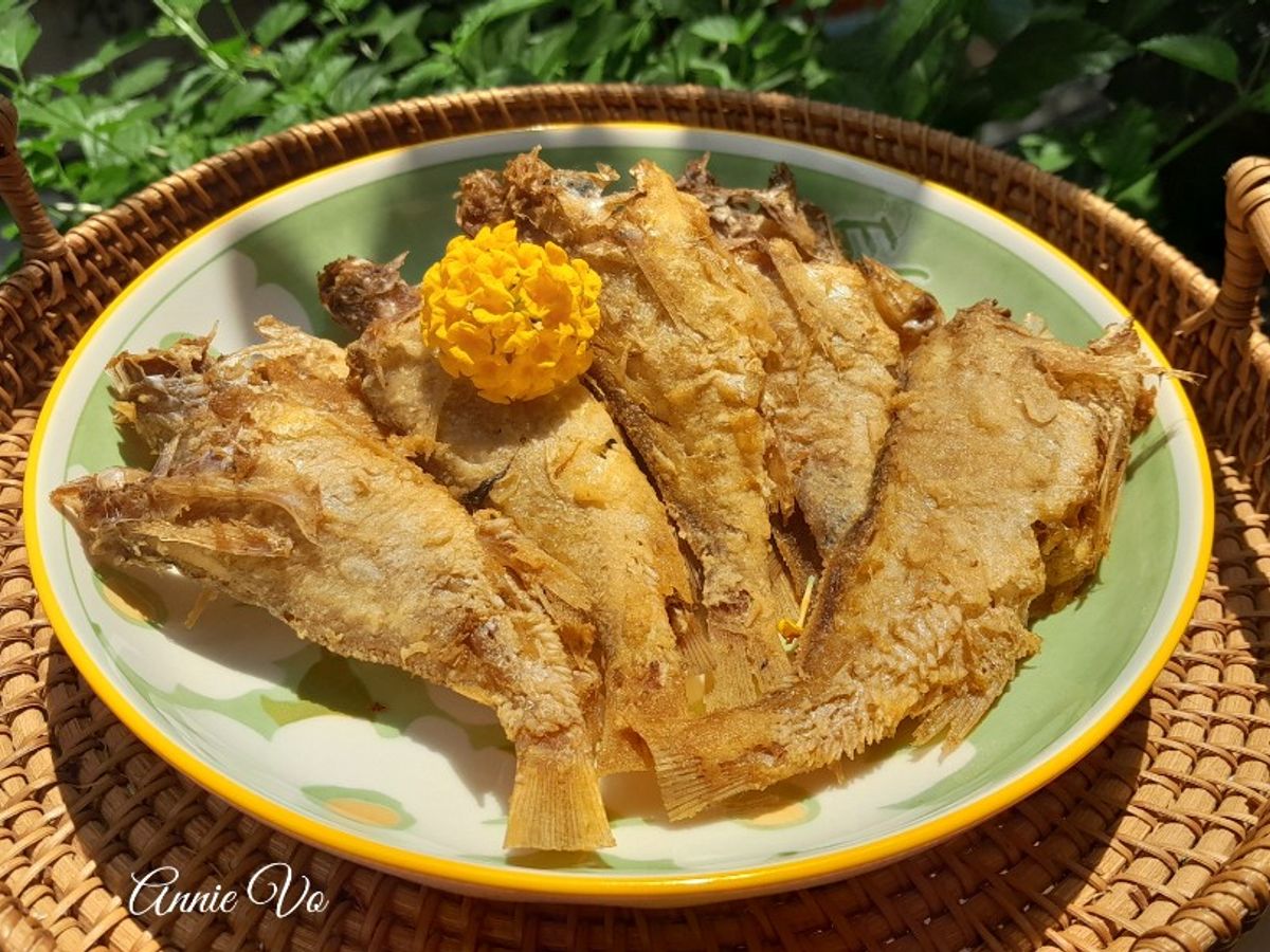 Cá một nắng lăn bột chiên giòn