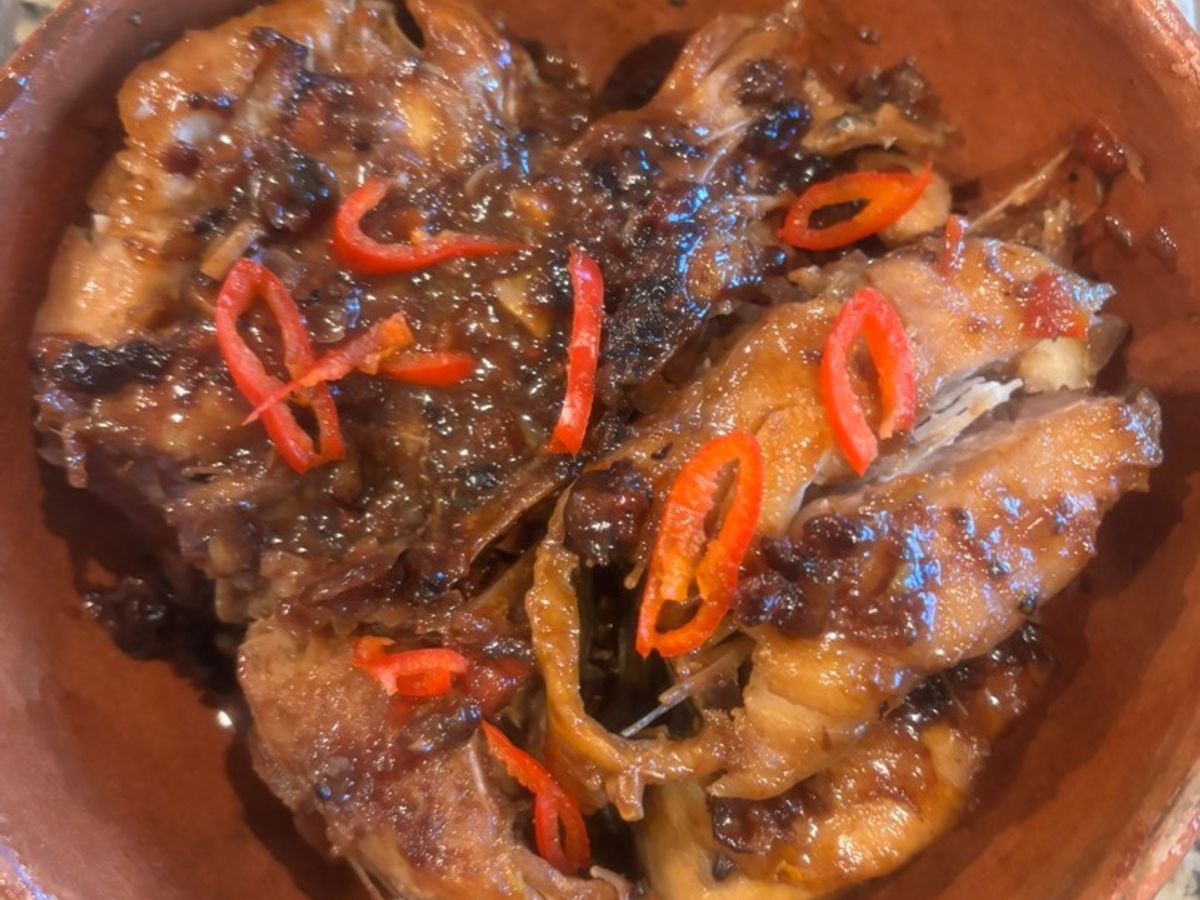 Cá mú (rockfish) chưng mắm