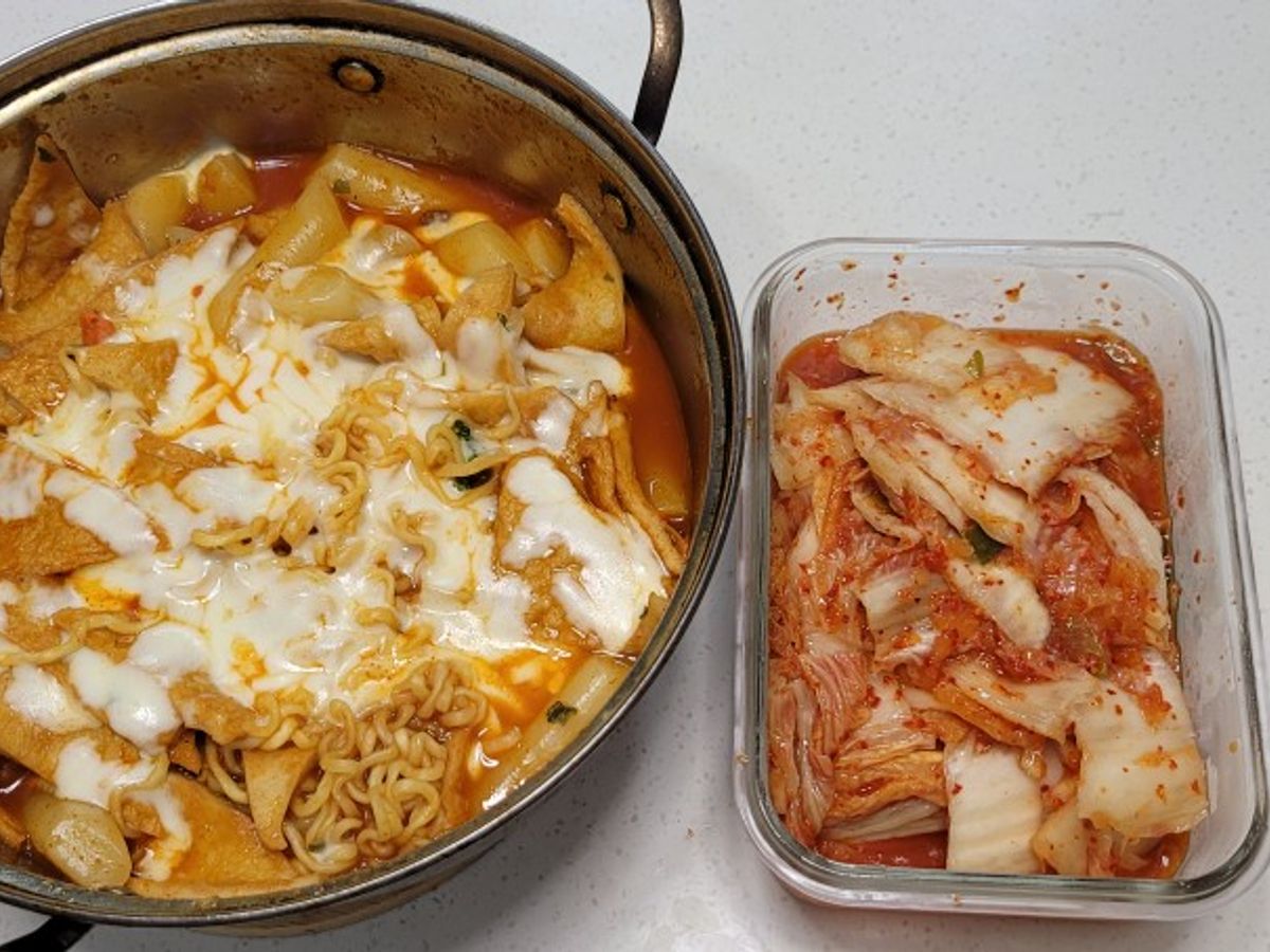 Mỳ tôm bánh gạo cay Topokki