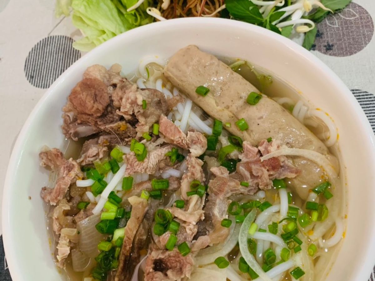 Bún bò nhà làm