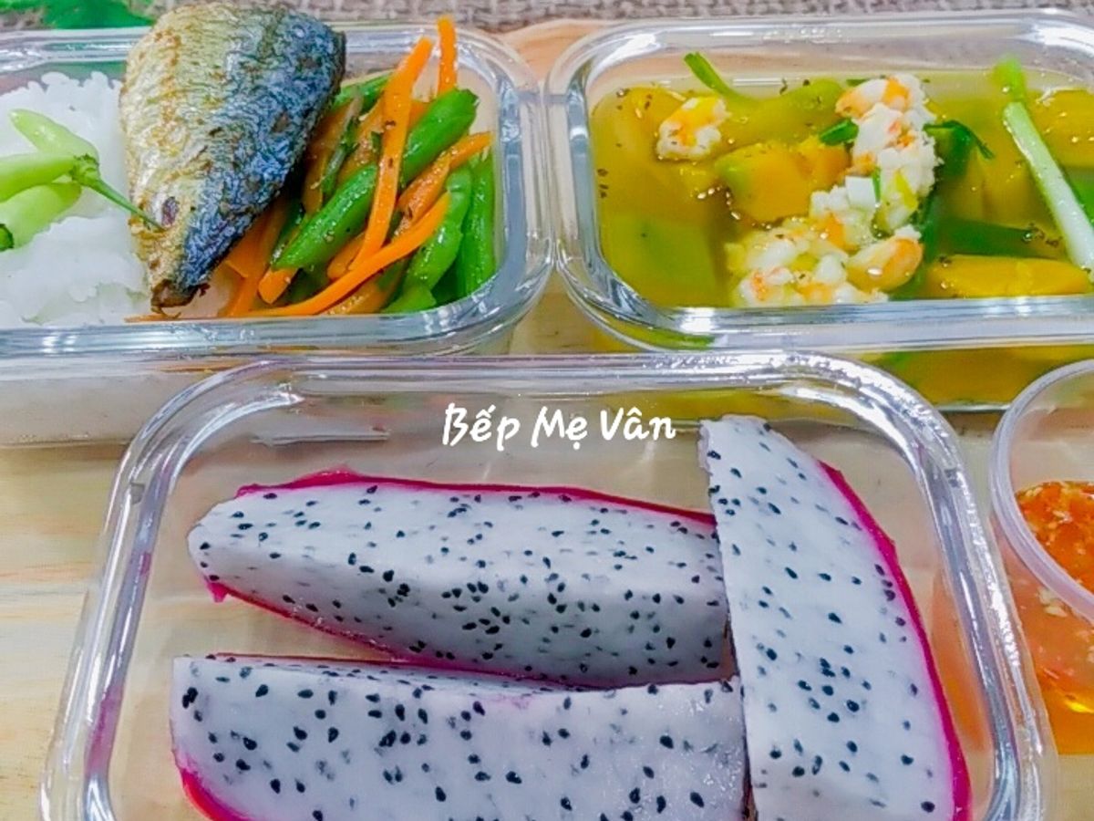 Hộp Cơm Vui Vẻ 3:(Cá nục chiên,đậu ve cà rốt xào,...)
