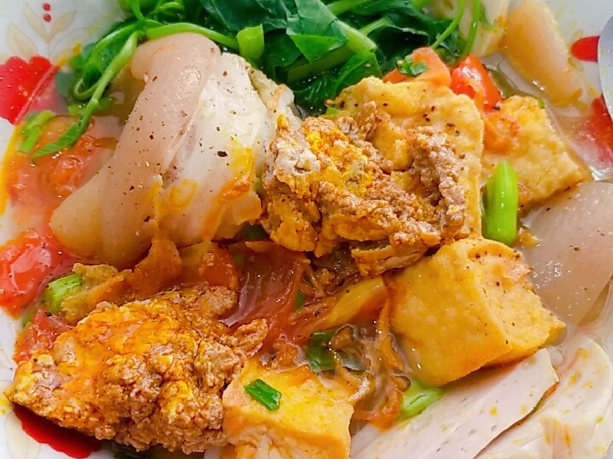 Canh bún giò heo