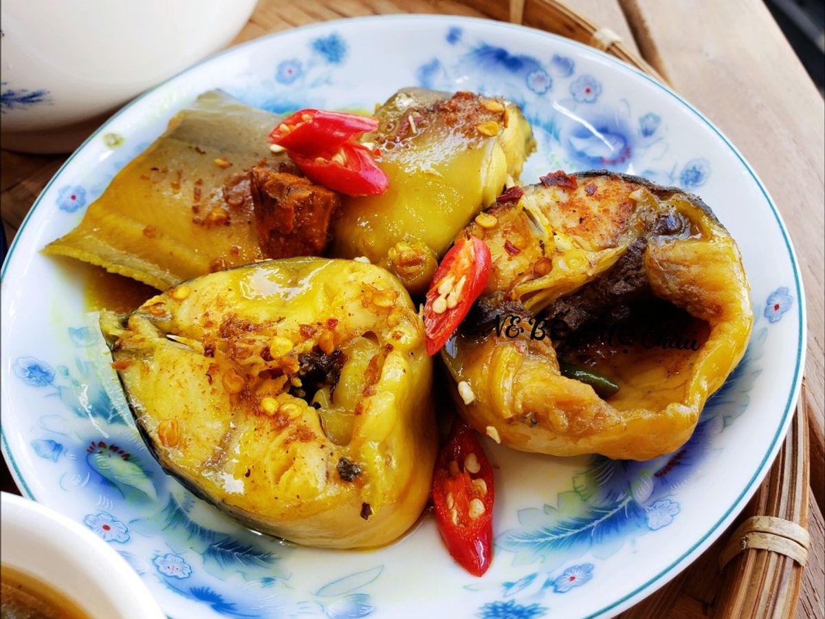 Cá trê kho nghệ