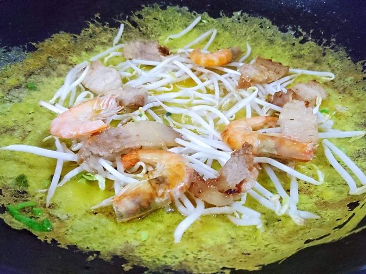 Bánh xèo tôm thịt