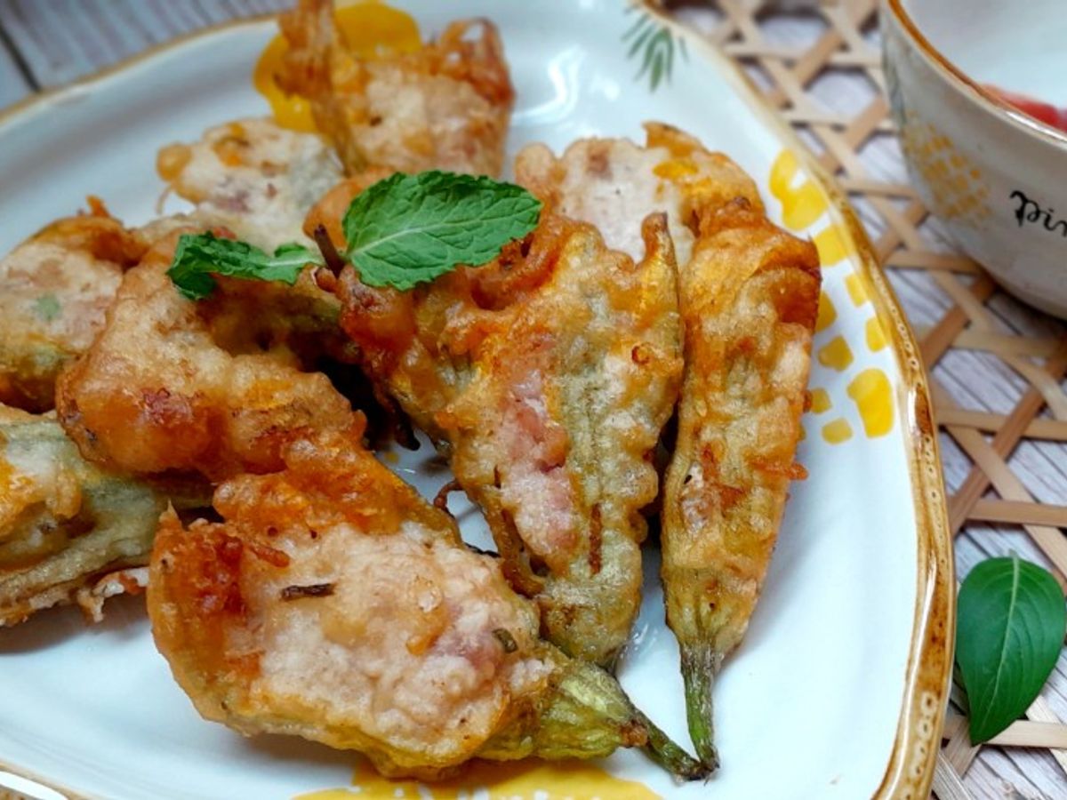 Bông bí nhồi thịt chiên giòn