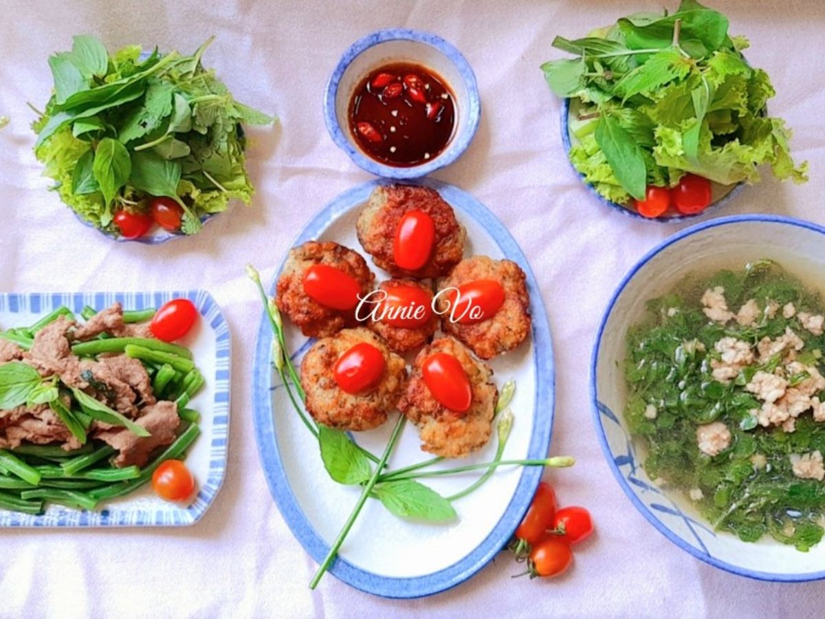 Cơm nhà có hoa