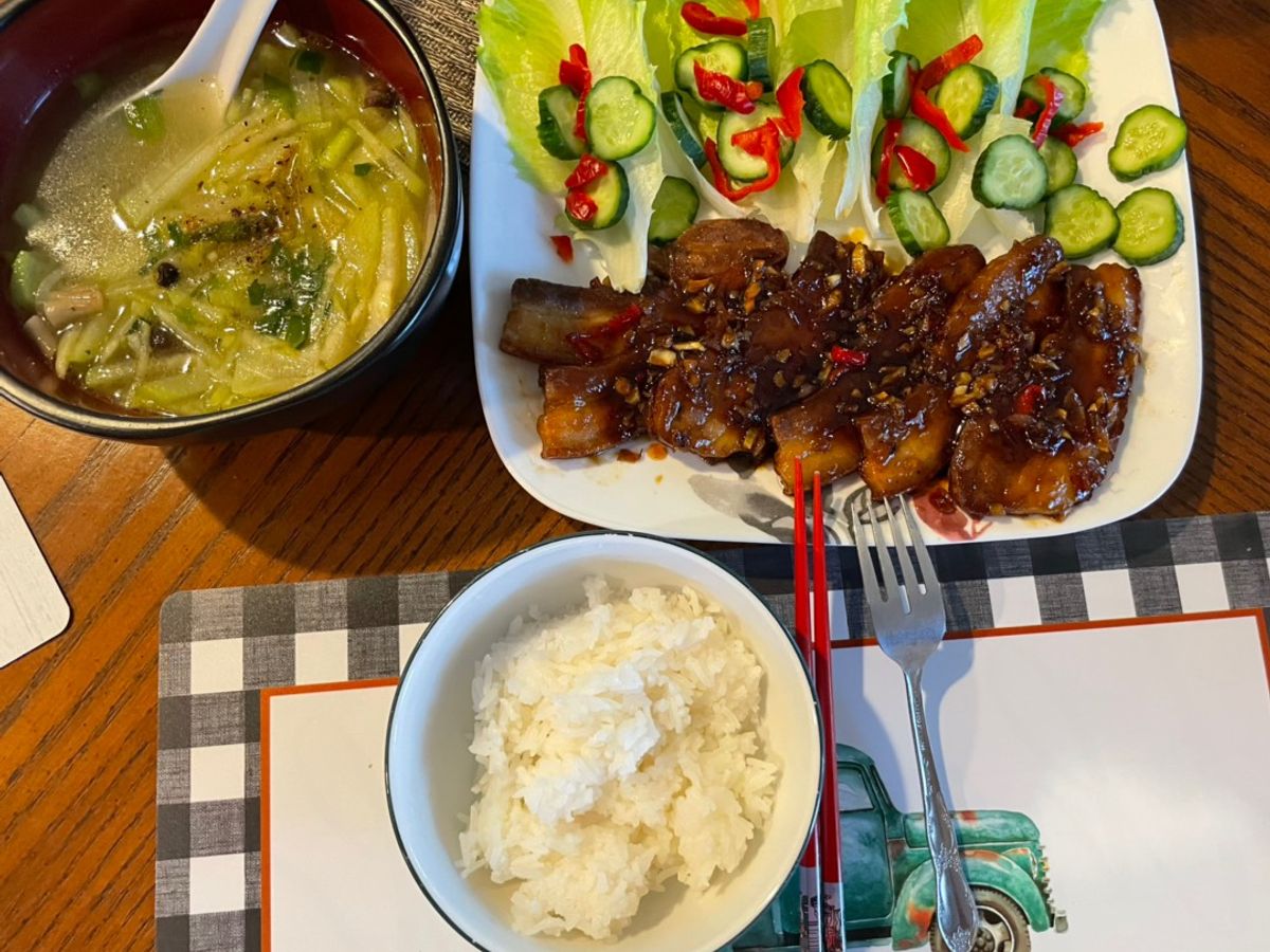 Thịt ba chỉ chiên dòn với mắm