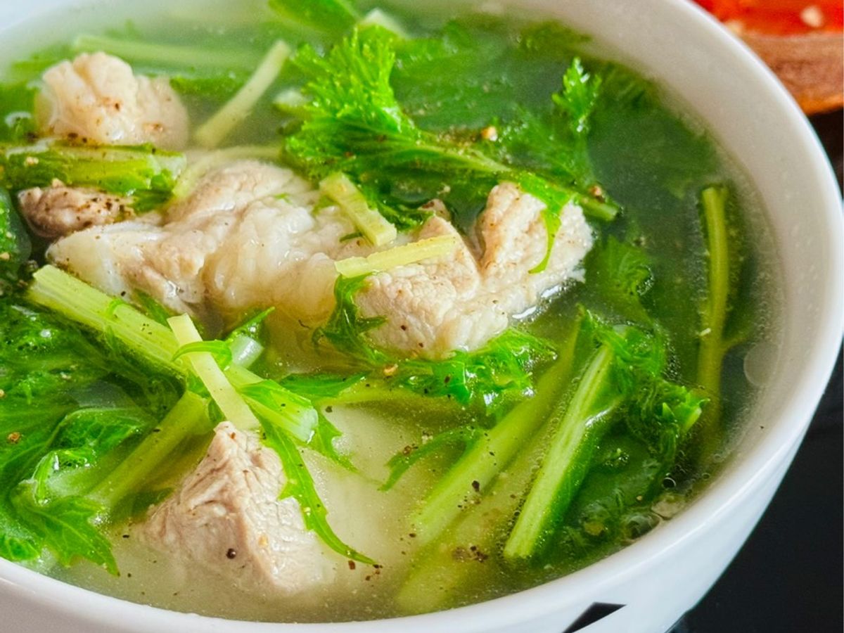Sườn Heo Nấu Cải Xanh Đuôi Phụng