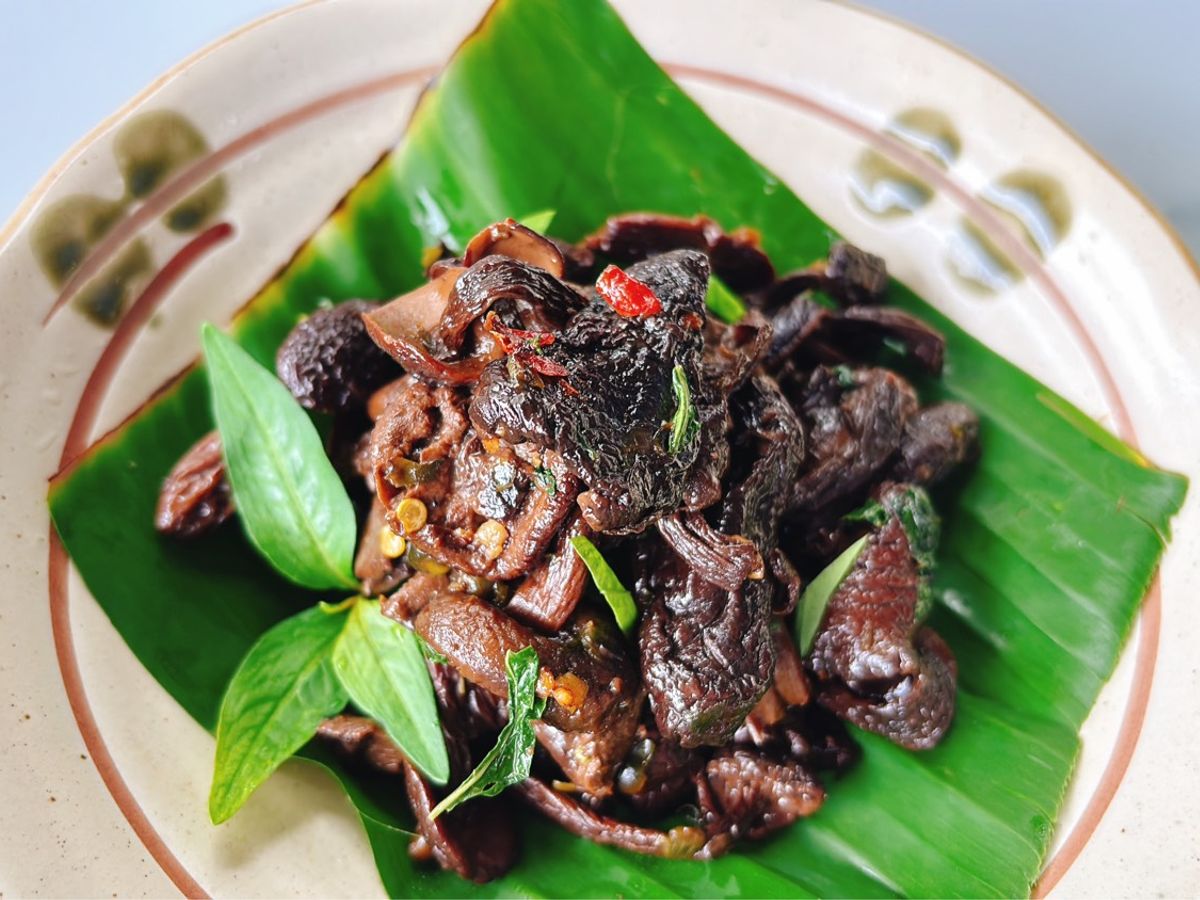 Nấm tràm kho tiêu xanh rau răm