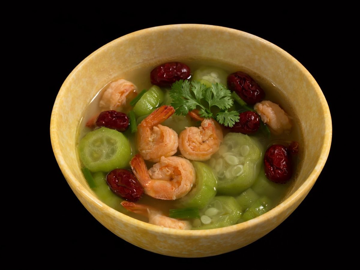 SP.1017 - Canh Mướp Hương Nấu Tôm Rim Táo Đỏ