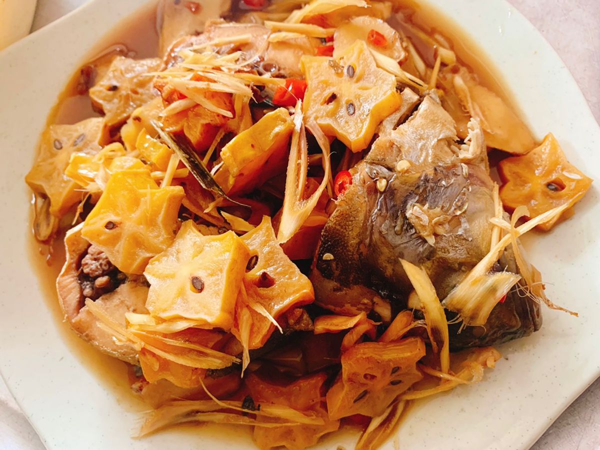 Cá kho khế chua
