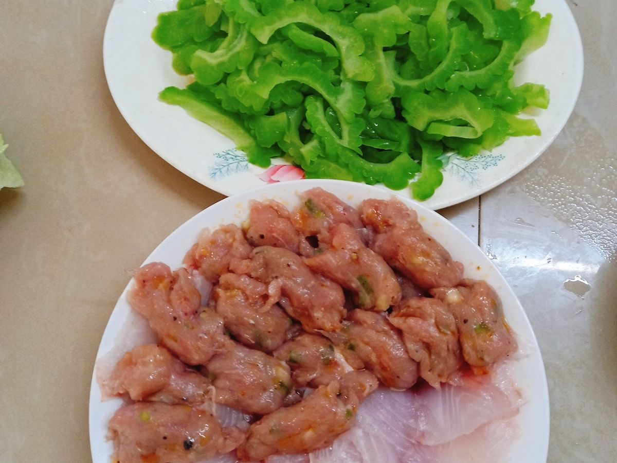 Lẩu khổ qua cá thác lác
