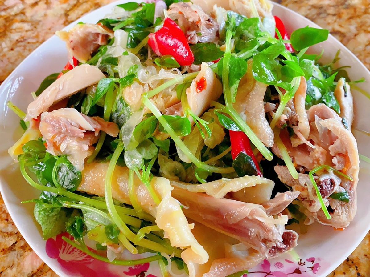 Gỏi gà rau càng cua
