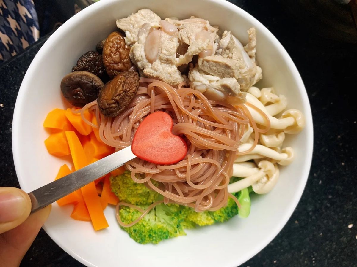 Bún lứt hầm sườn sụn rau củ