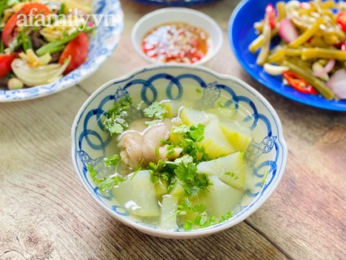 Canh Bí Xanh Nấu Giò Heo