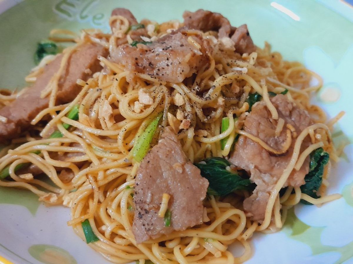 Mì xào thịt rang