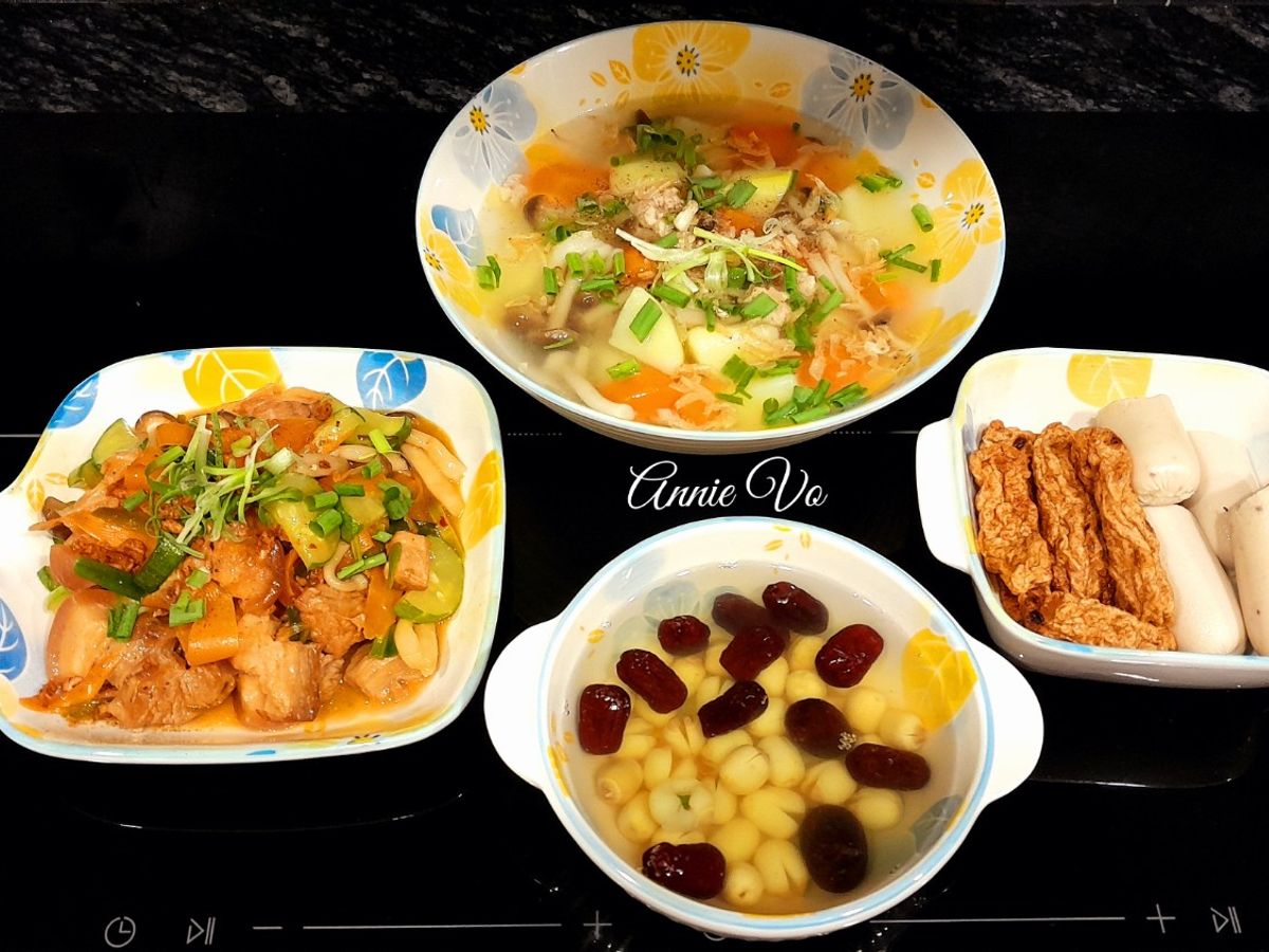 Mâm cơm nhiều màu sắc hấp dẫn
