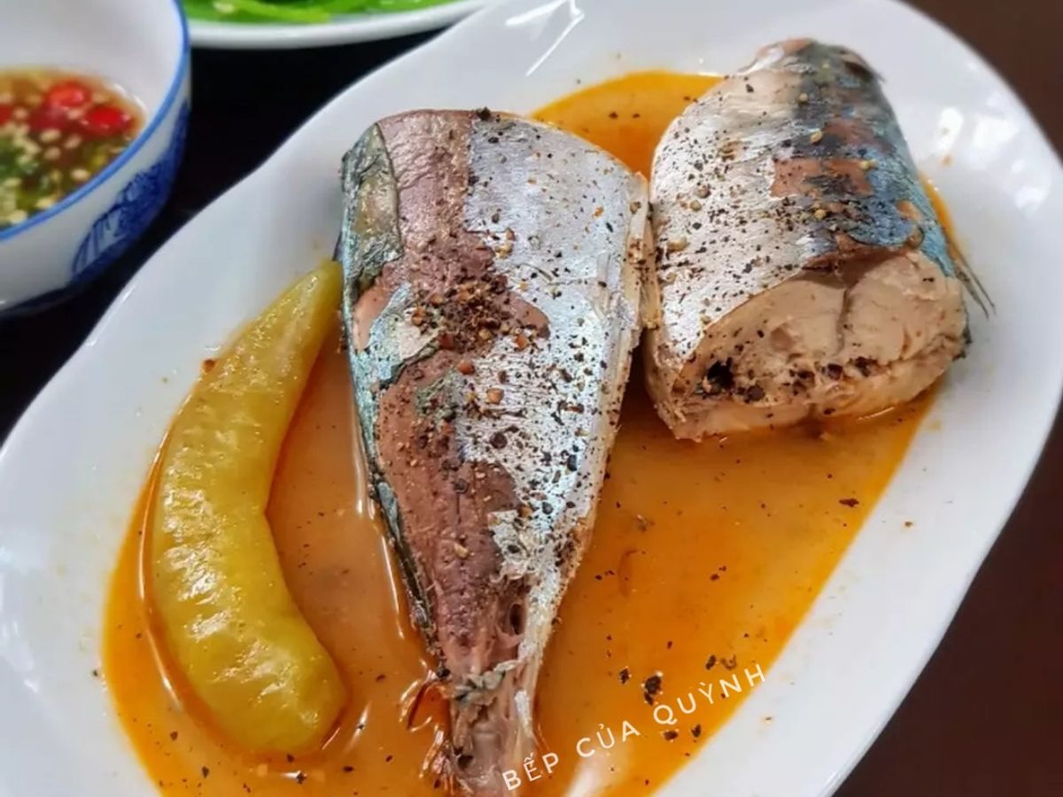 Cá nục bông kho nước