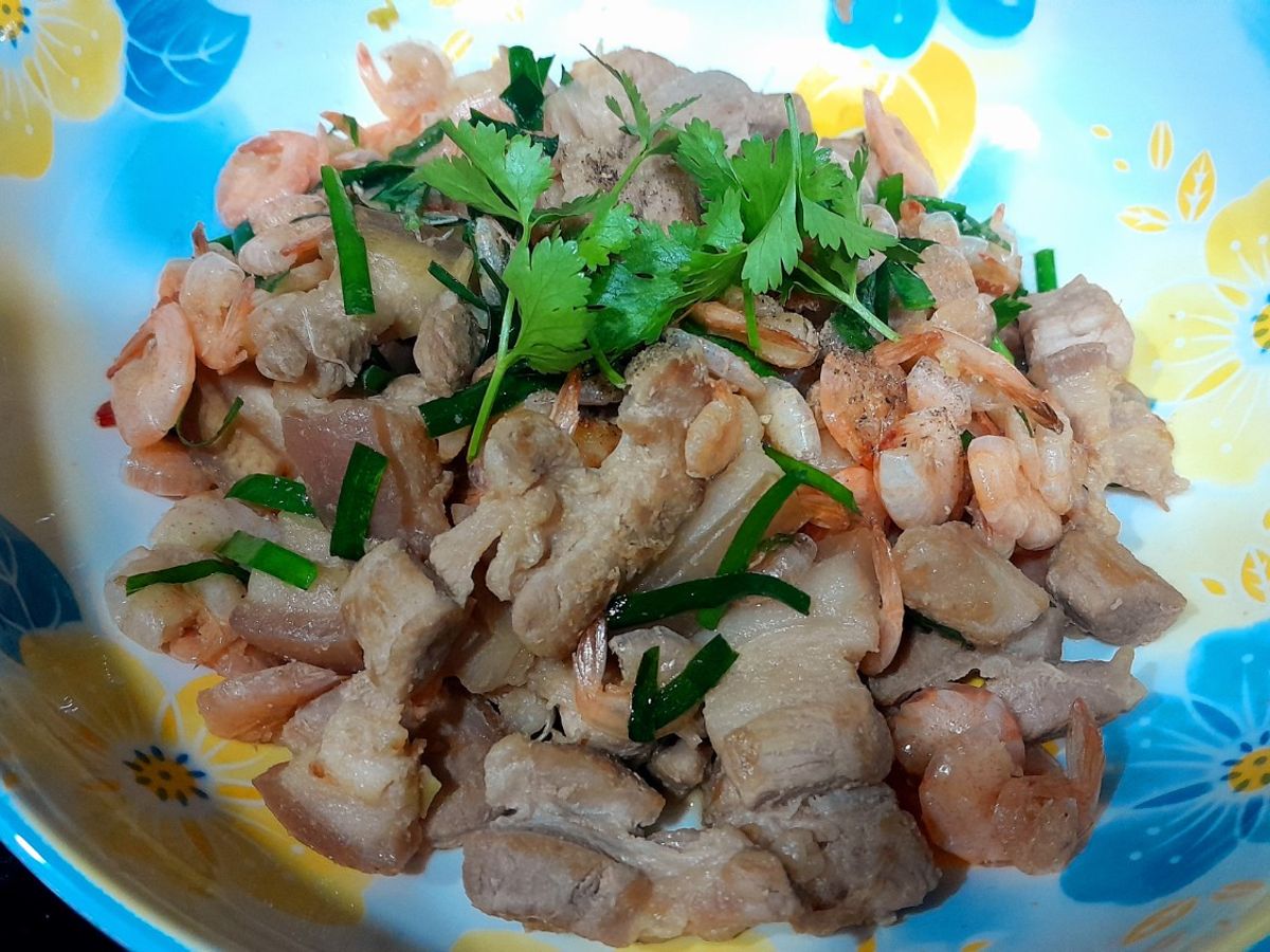 Tôm thịt rang hẹ