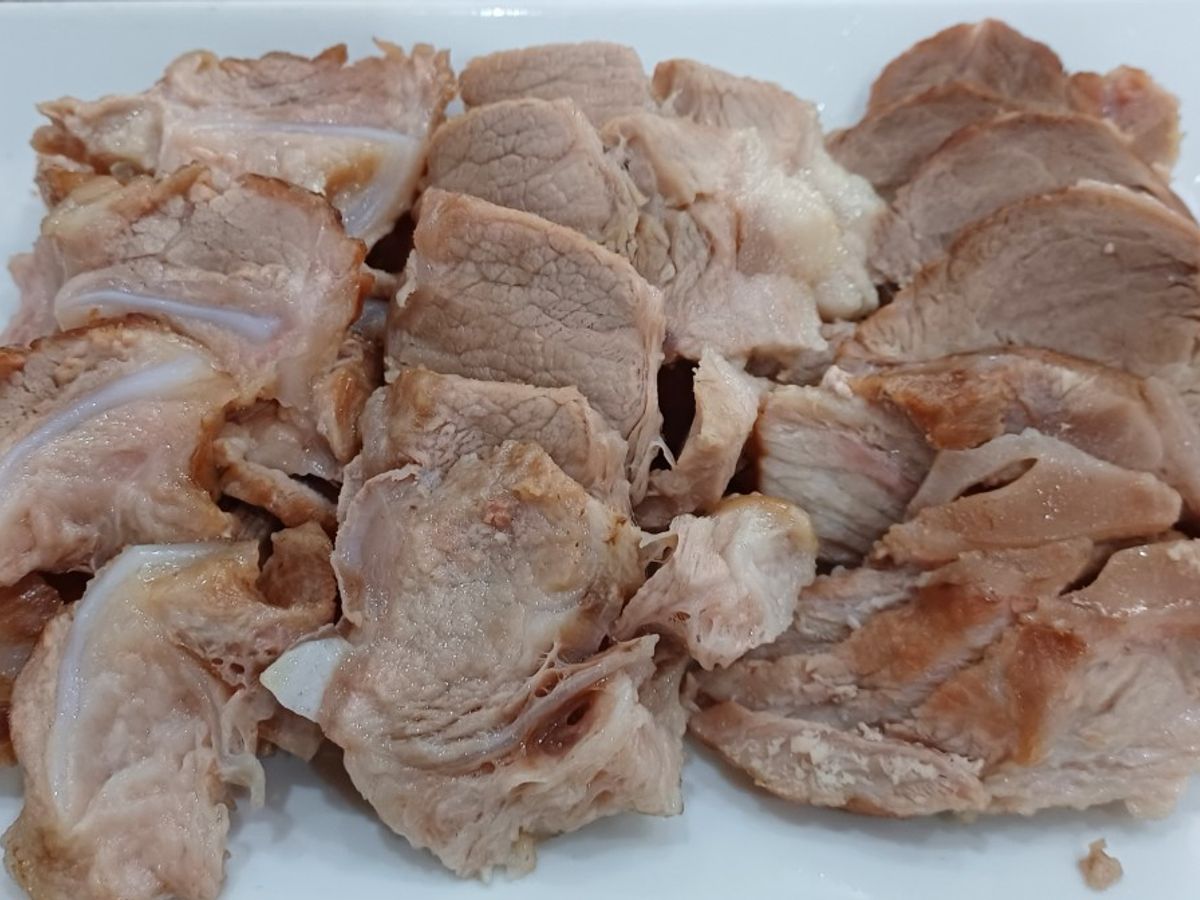Thịt nách lợn luộc